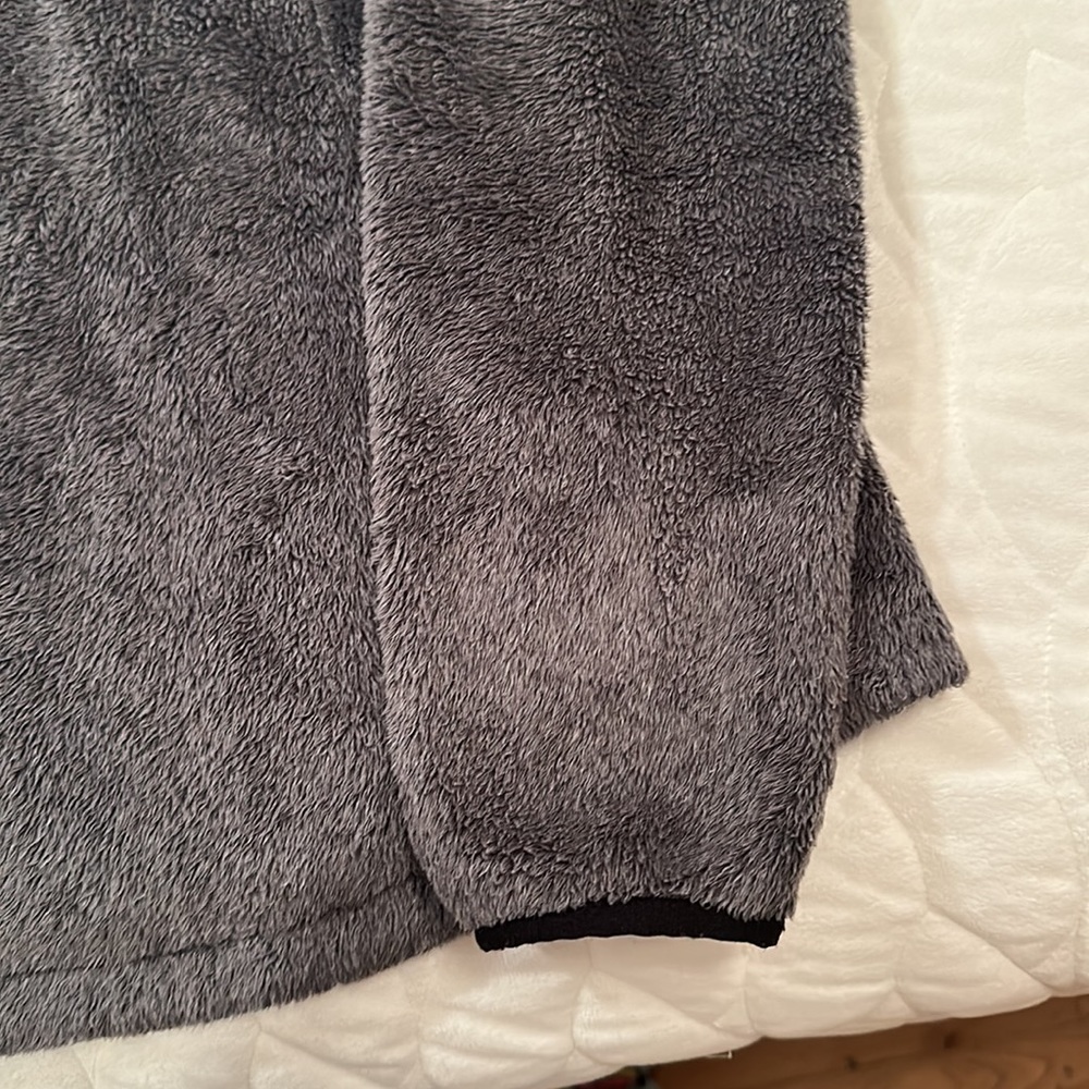 The North Face Women’s Osito Faux Fur Mock Neck Jacket Charcoal Gray Size Small - Picture 12 of 16